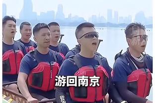 内维尔：哈弗茨并不是真正的中锋，他接应传中球的时机总是太晚